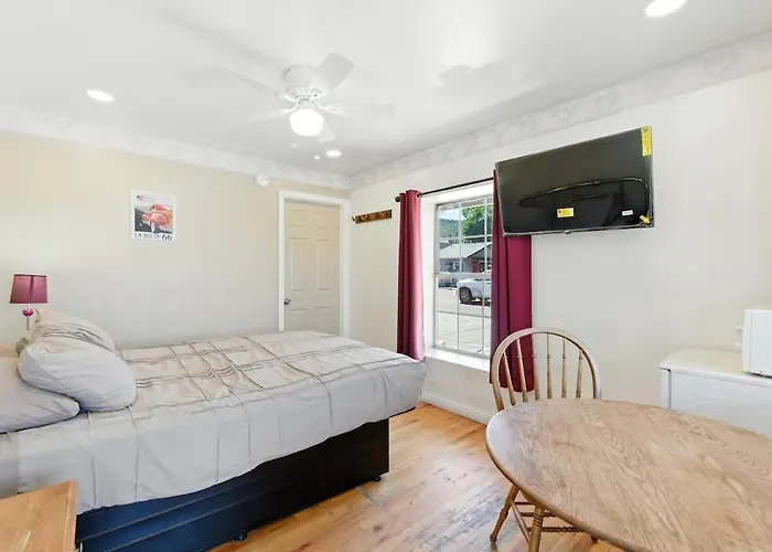 The Cowboy Social Unit 1 Hotel Williams